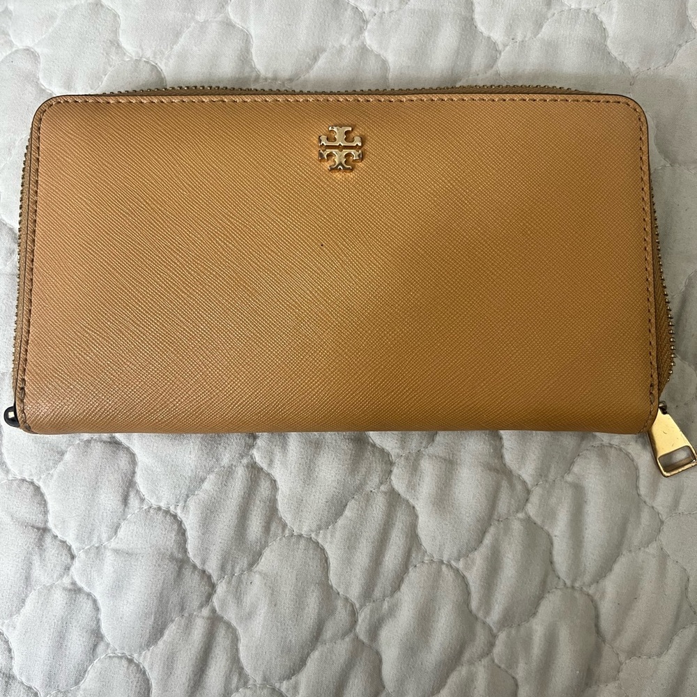 Tory Burch wallet